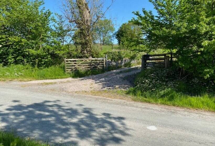 דירת נופש Tranquil 3 Bed Cottage Near Lake Vyrnwy