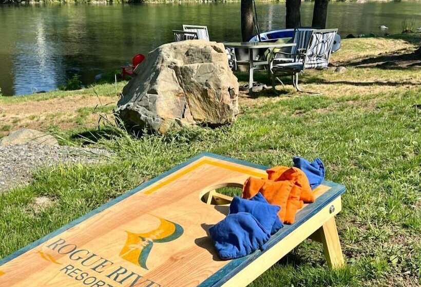 Rogue River Resort