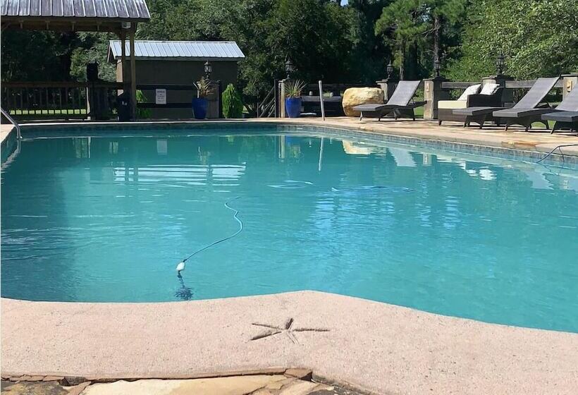 مبيت وإفطار Beachwoods Inn