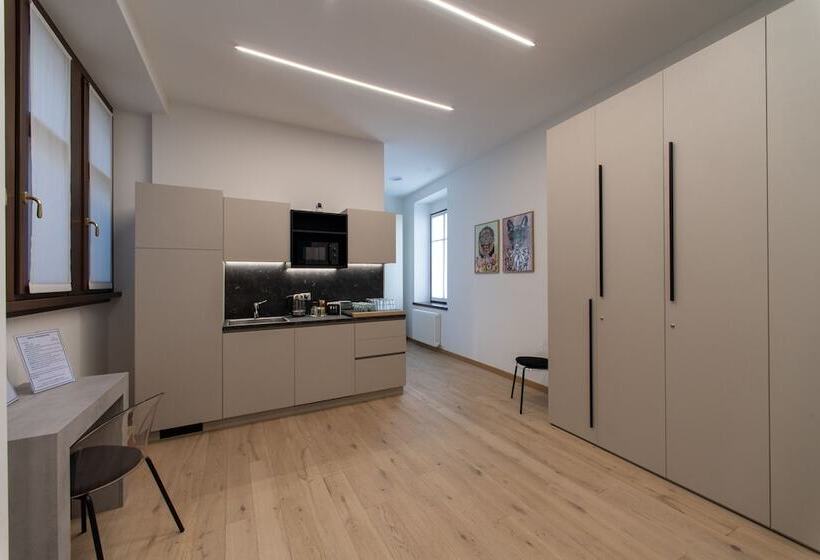 تختخواب و صبحانه House Of Bruno   Only Self Check In