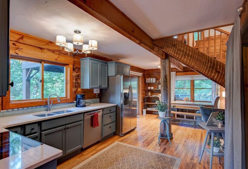 Heritage Hill Cabins