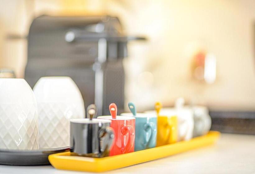 فندق Amoramelia Suites