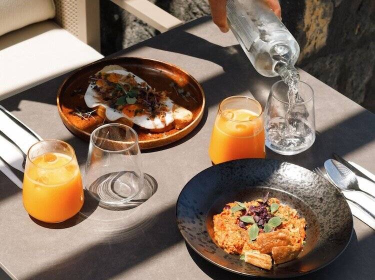 هتل Elysian Retreat