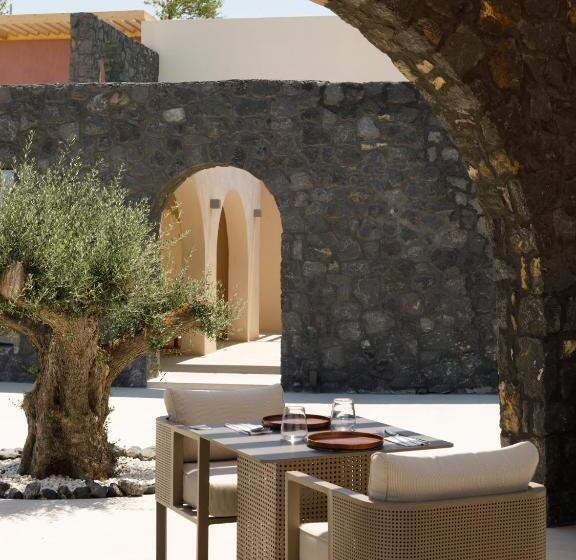 هتل Elysian Retreat