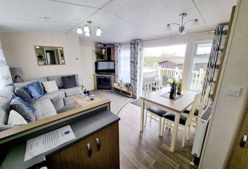 فندق Fantastic 3 Bed Lodge Near Morpeth   Deer View