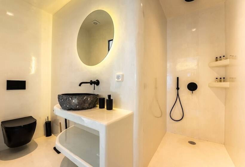 בית מלון כפרי Leon Luxury Suites