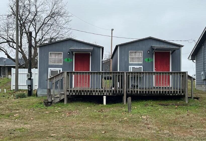 Отель Roy S Cabins & Campgrounds
