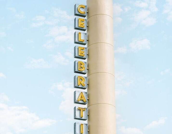 Отель Sonder Cirrus