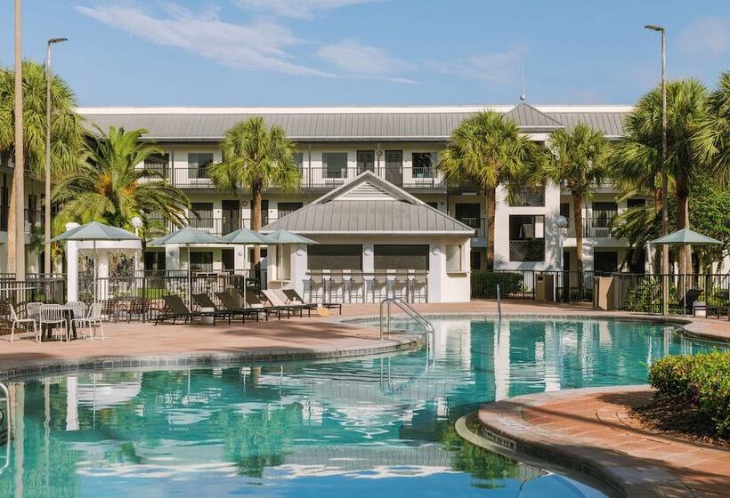 Отель Sonder Cirrus