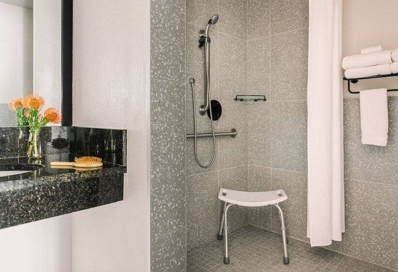 Отель Sonder Cirrus