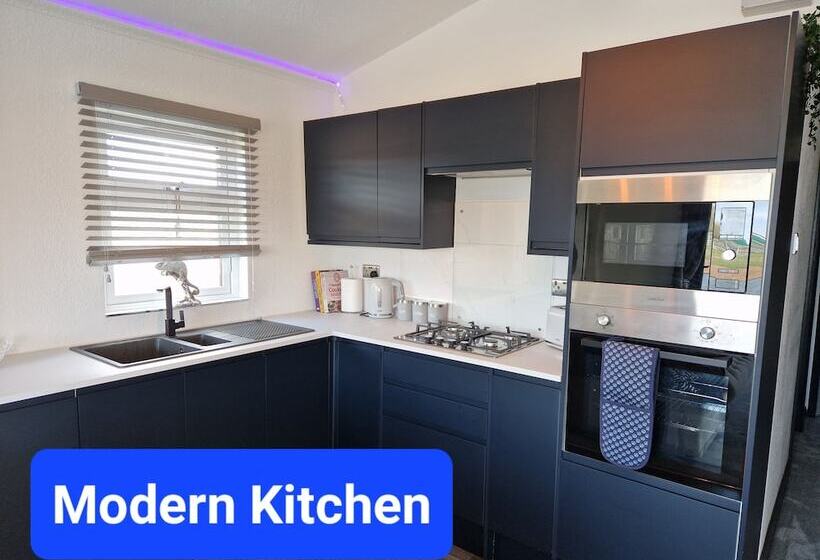 בית מלון כפרי Waterside Lodge   Dog Friendly, Sutton On Sea