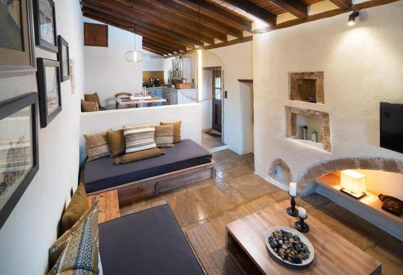 پانسیون Menexes Suites Monemvasia