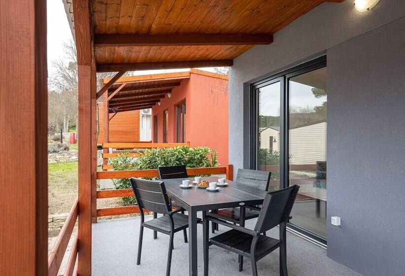 بنسيون Mobile Homes  Kamp Karin