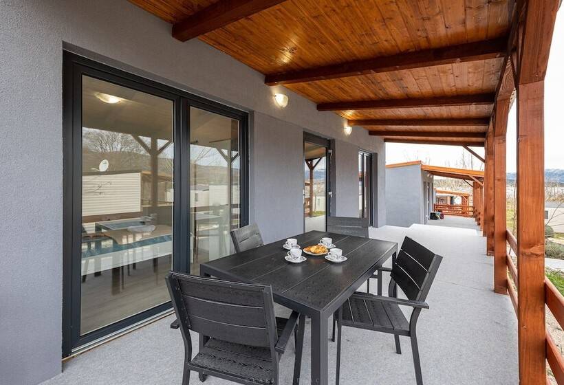 بنسيون Mobile Homes  Kamp Karin