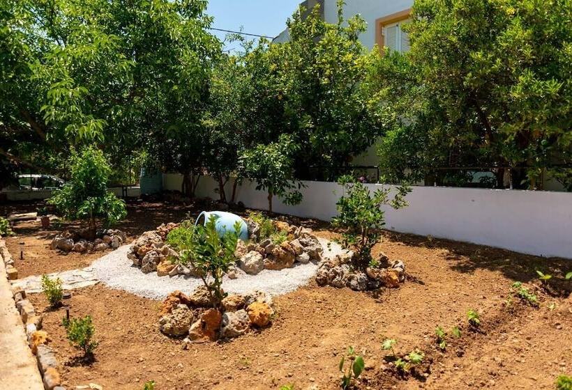 إقامة Avdou Village House With Pool