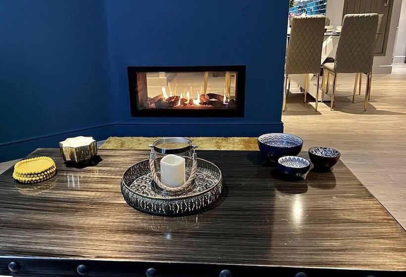 דירת נופש Cottage With Stunning Views And Hot Tub