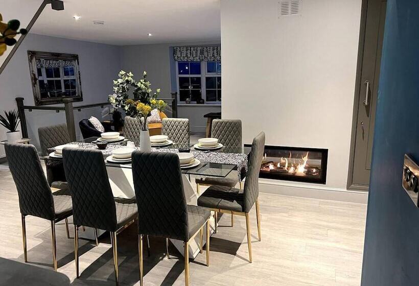דירת נופש Cottage With Stunning Views And Hot Tub