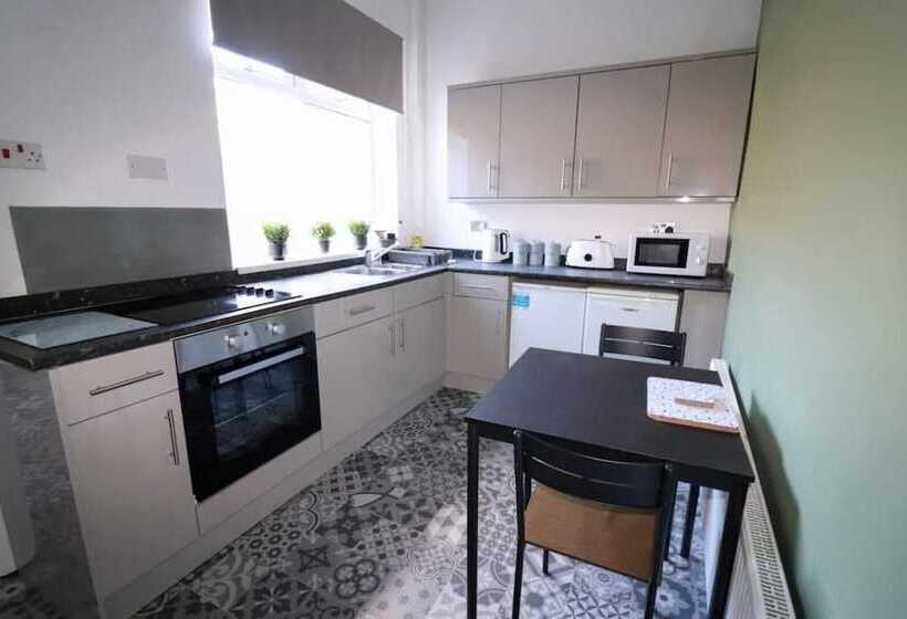 住所  Jarrow,tyneside Ideal For Contractors Park Free