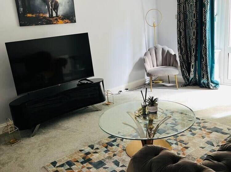 דירת נופש Lovely 2 Bed House In Rochester