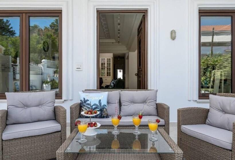 דירת נופש Mikaela S Pool House