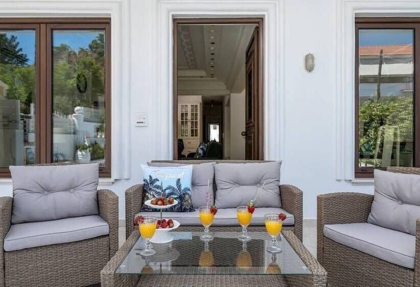 דירת נופש Mikaela S Pool House