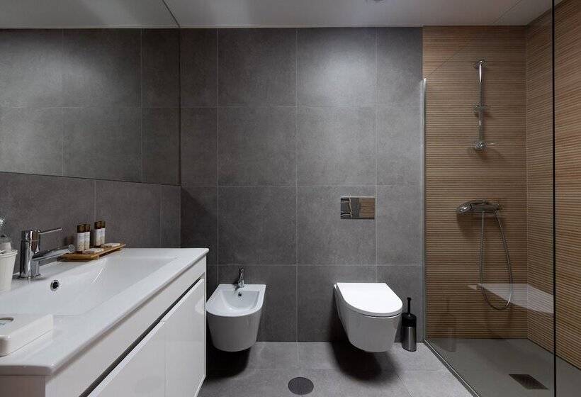 Abraços Dos Avós   Casas De Aldeia