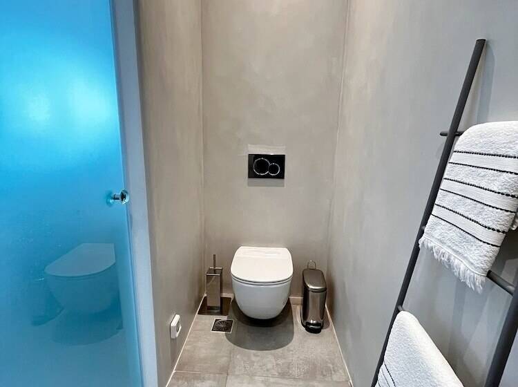 Alexander Suites