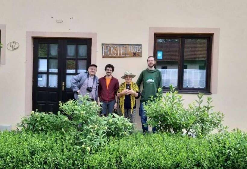 Hostel Flores