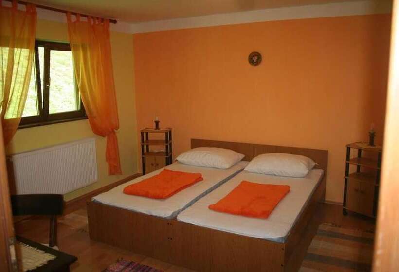 Hostel Flores