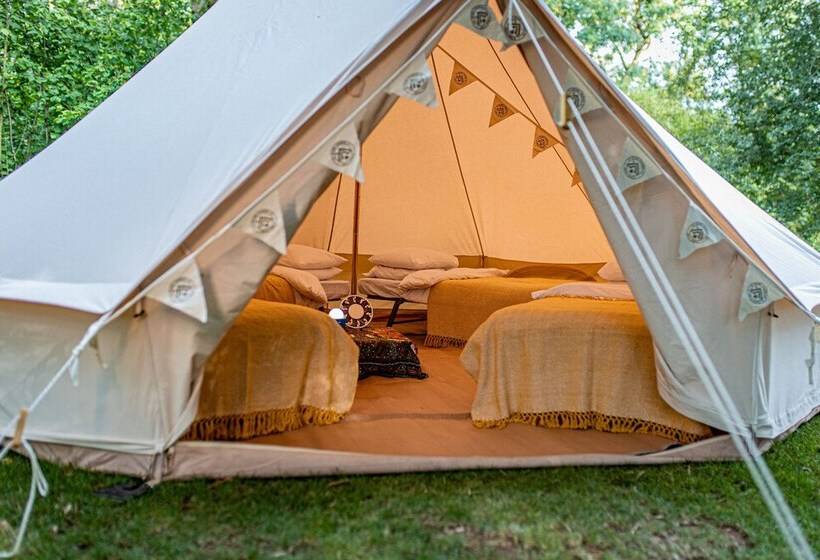 فندق Nine Yards Bell Tents At The Open