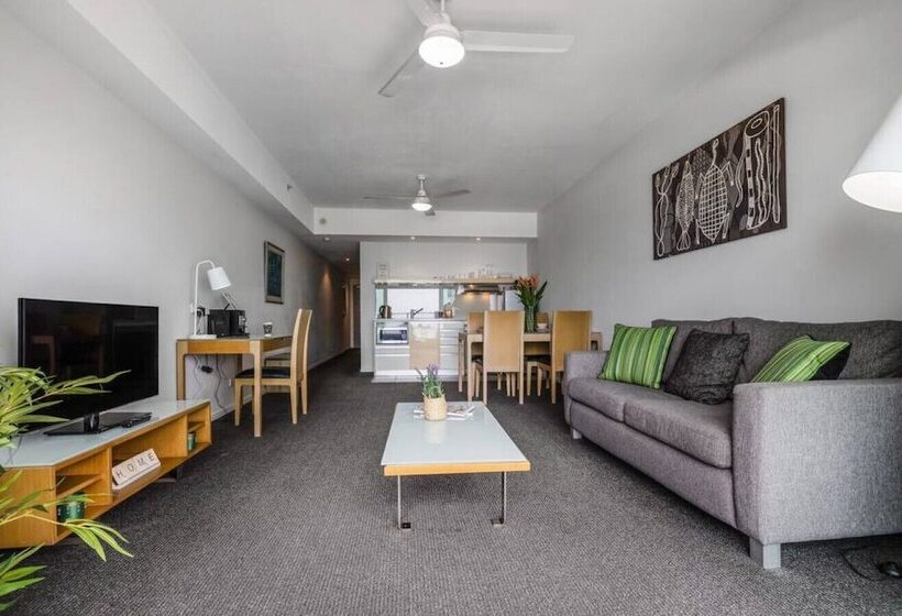 هتل Signatures On Knuckey