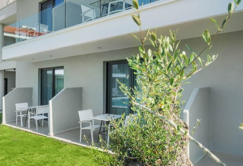 פנסיון Alexmare Hotel Fourka