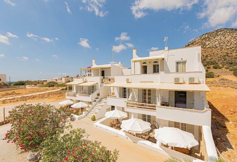 פנסיון Studio Strouvalis