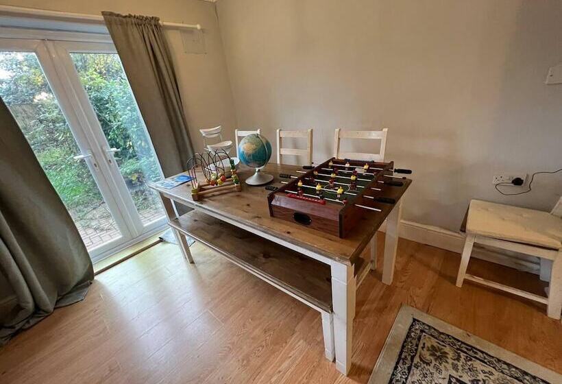 레지던스 Cosy 2 Bed House In Hucknall, Nottingham