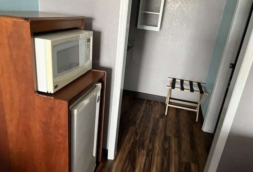 Riverside Motel