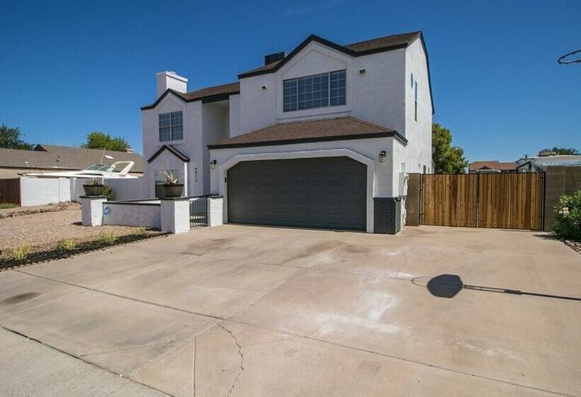 Upgraded 4 Bdrm Beautiful Home W/pool!