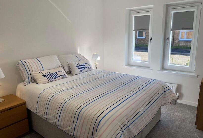 Beautiful Coastal Cottage In St Monans, Scotland