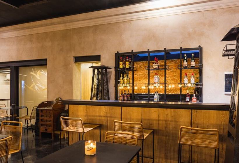 تختخواب و صبحانه Faz Hostel