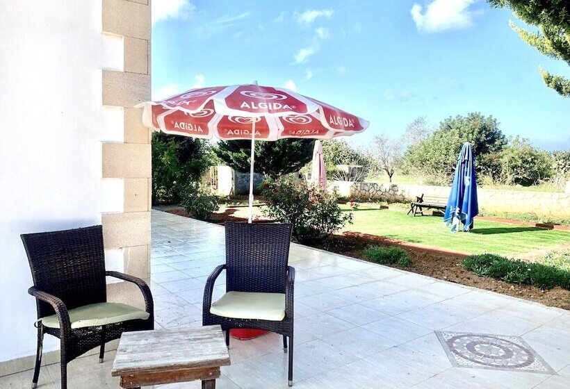 تختخواب و صبحانه Villa Lembos