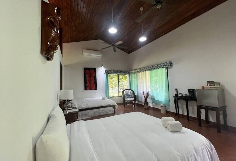 Blue Banyan Inn