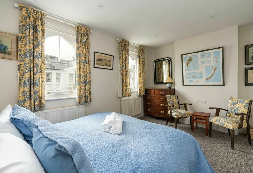 Charming 2bd Garden House  Hammersmith