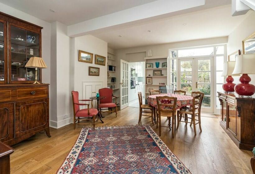 Charming 2bd Garden House  Hammersmith