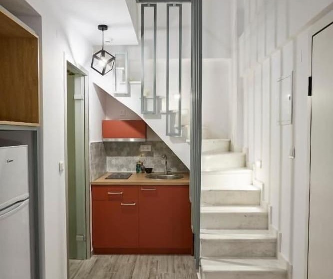 בית מלון כפרי Greystone Suites