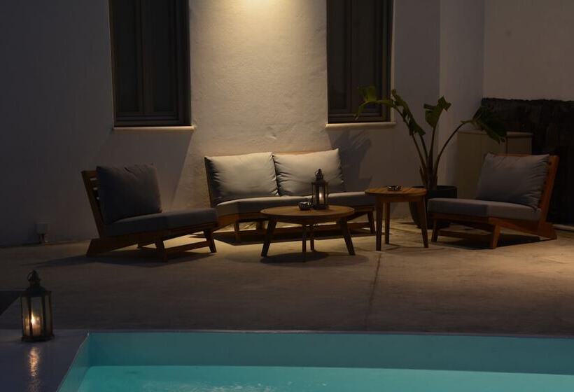 هتل Noir Santorini