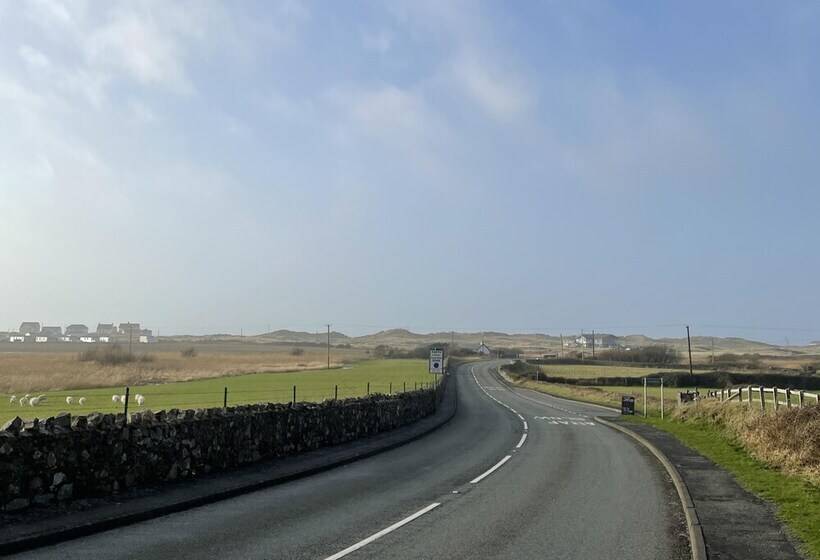 إقامة 3 Bed House In Llanfaelog, Near Rhosneigr