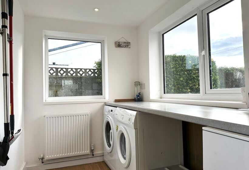 إقامة 3 Bed House In Llanfaelog, Near Rhosneigr