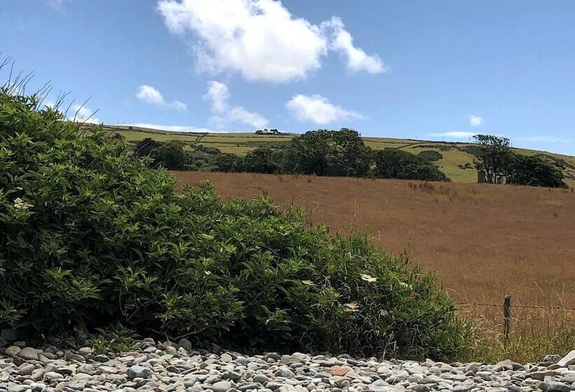 إقامة Bungalow By The Beach, Sleeps 6, Snowdonia, Wales