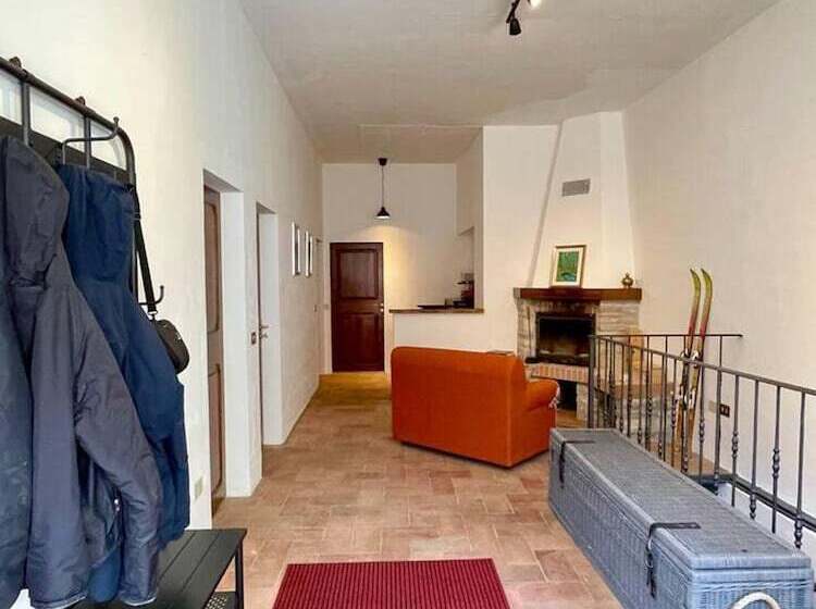 住所  Casa Lola A Lovely 3 Bed House In Bolognola