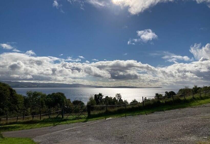إقامة Coastal Farm Cottage With Epic Views