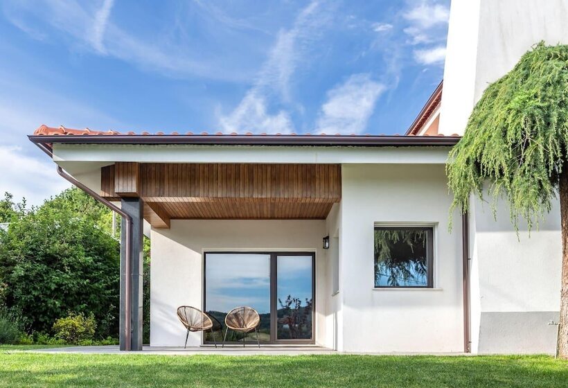 住所  Stunning 6 Bed House In Brito, Guimaraes